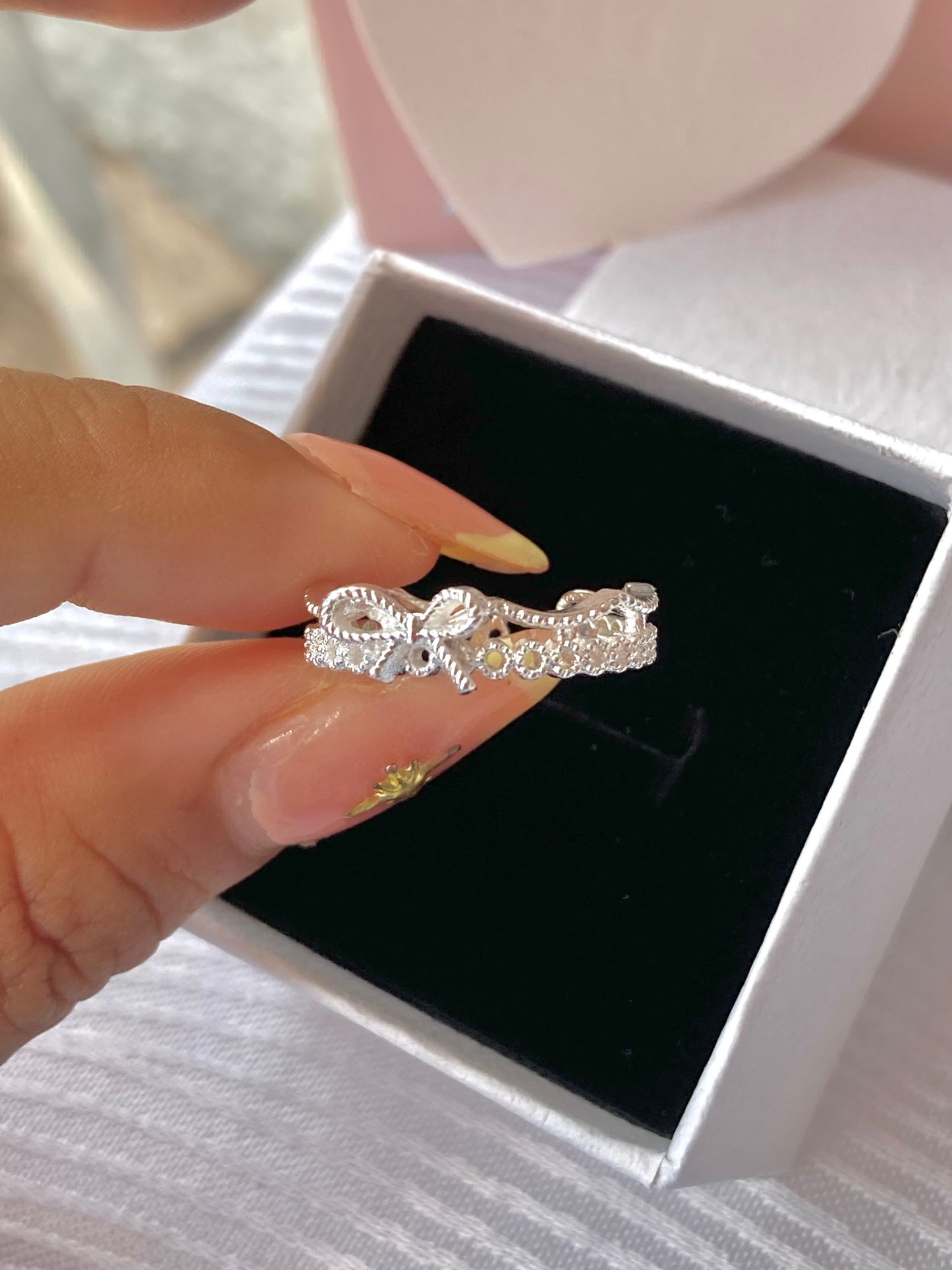 Anillo Ajustable Encaje Centro de Lazo