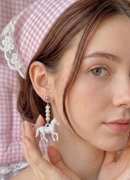 Aretes Horses