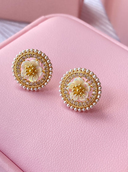 Aretes de flor de perlas oro