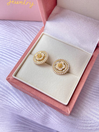 Aretes de flor de perlas oro