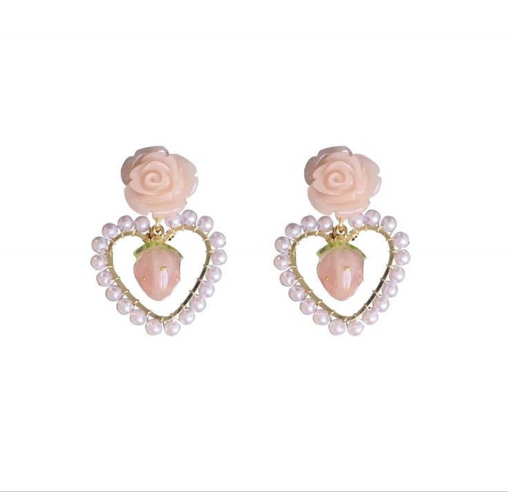 Aretes Darling de flor de resina y corazón de perla sintética